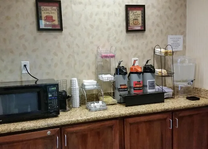 Days Inn & Suites By Wyndham Vancouver