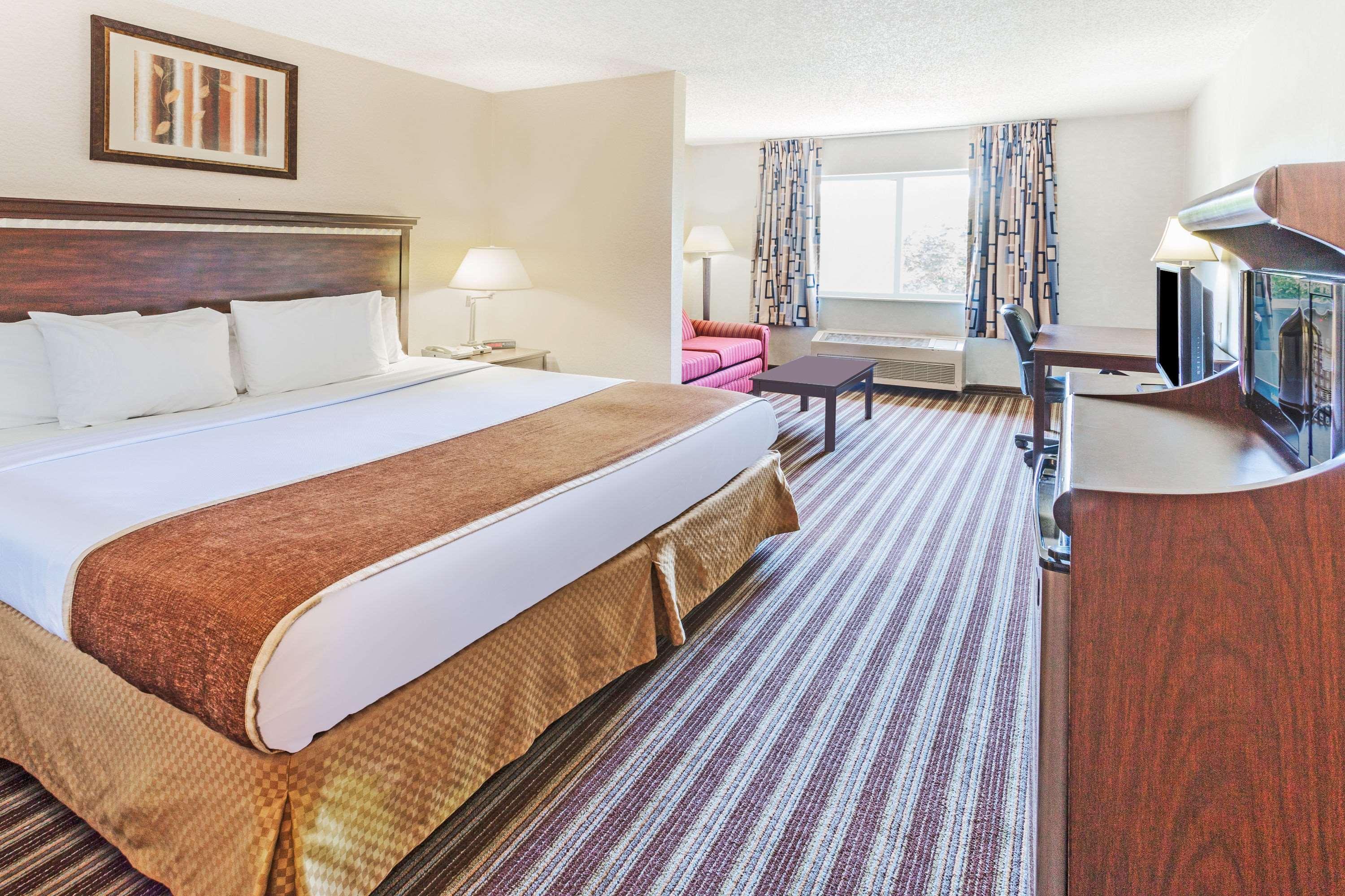 Days & By Wyndham Hotel Vancouver