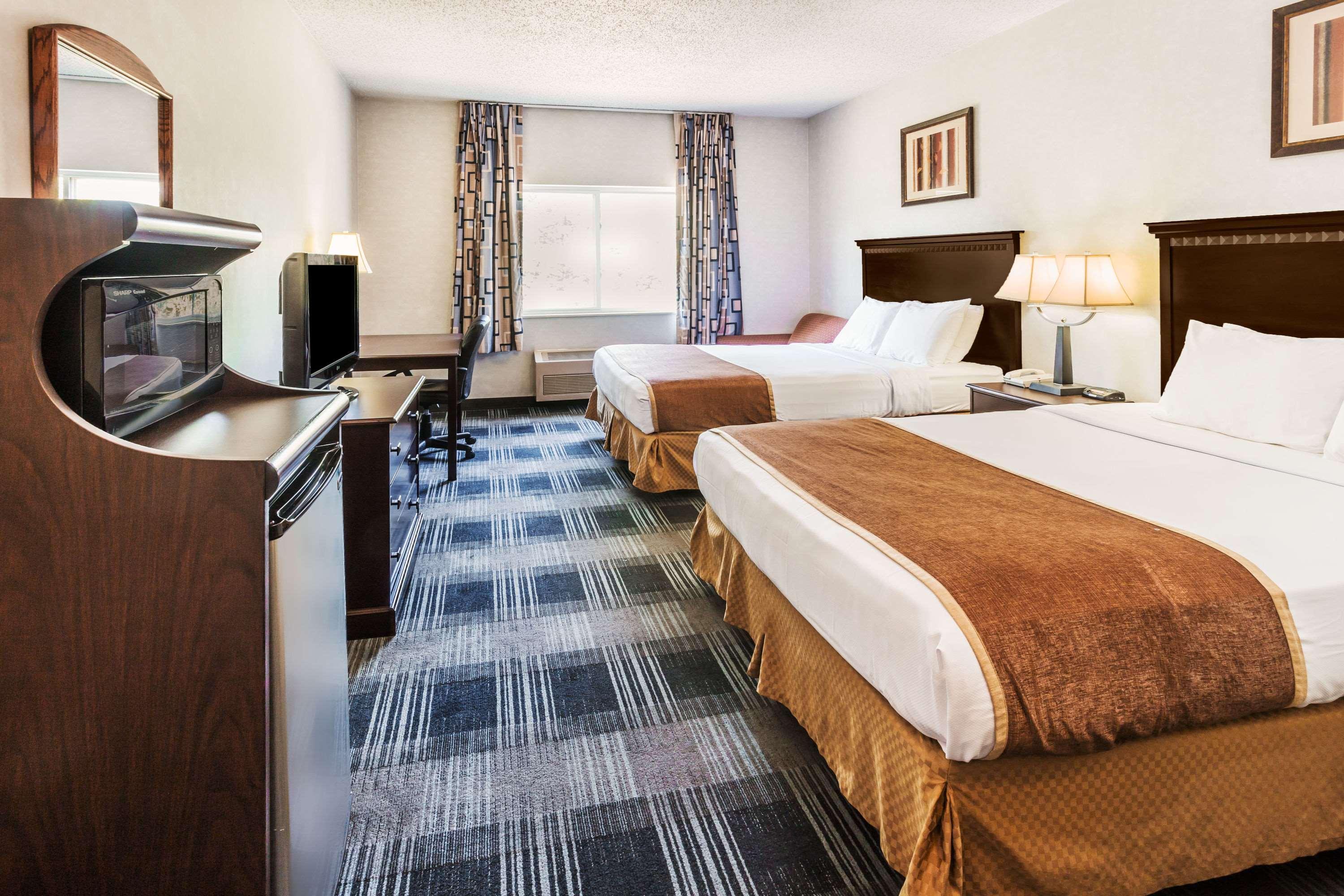 Days & By Wyndham Hotel 2*