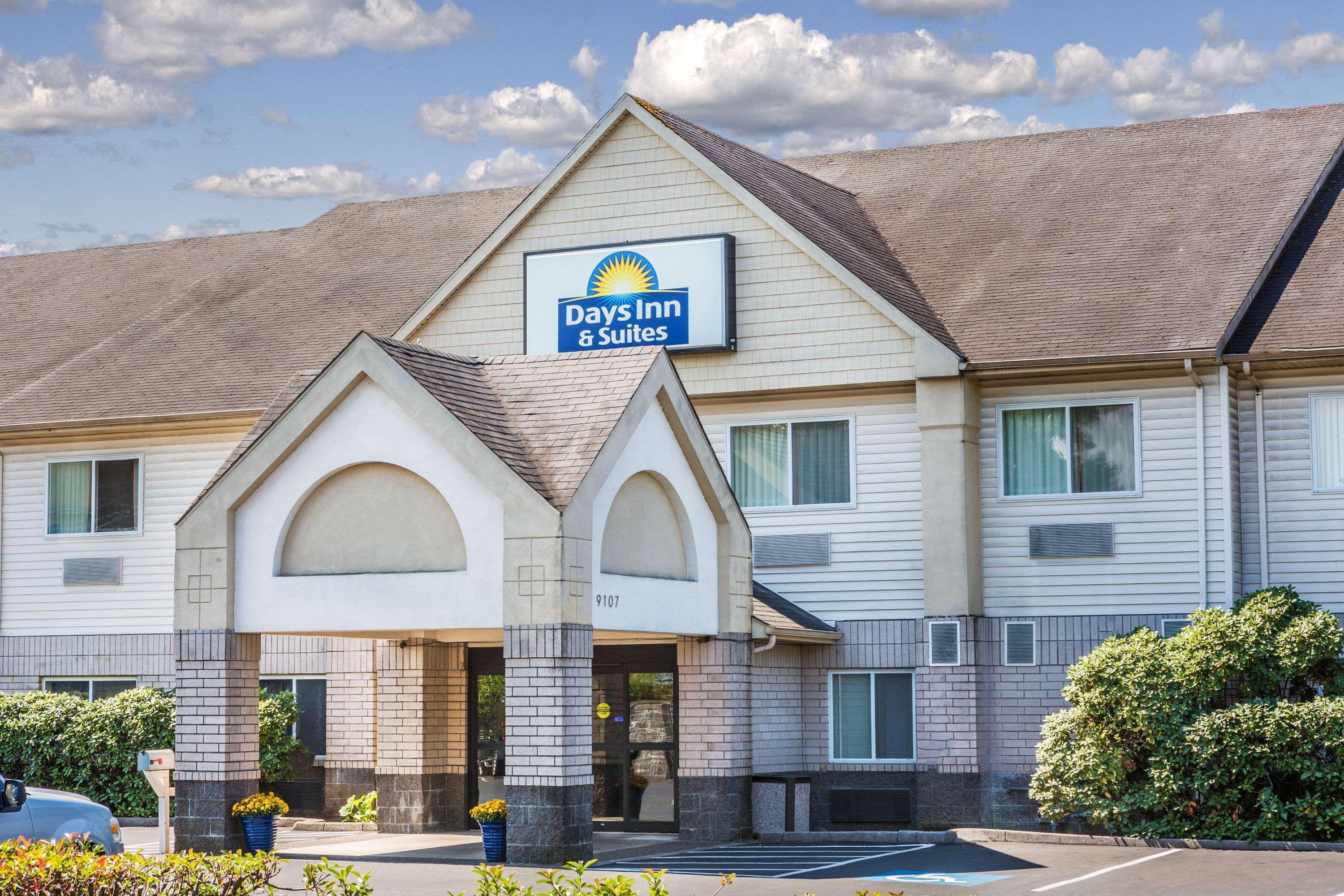 Days & By Wyndham Hotel 2*