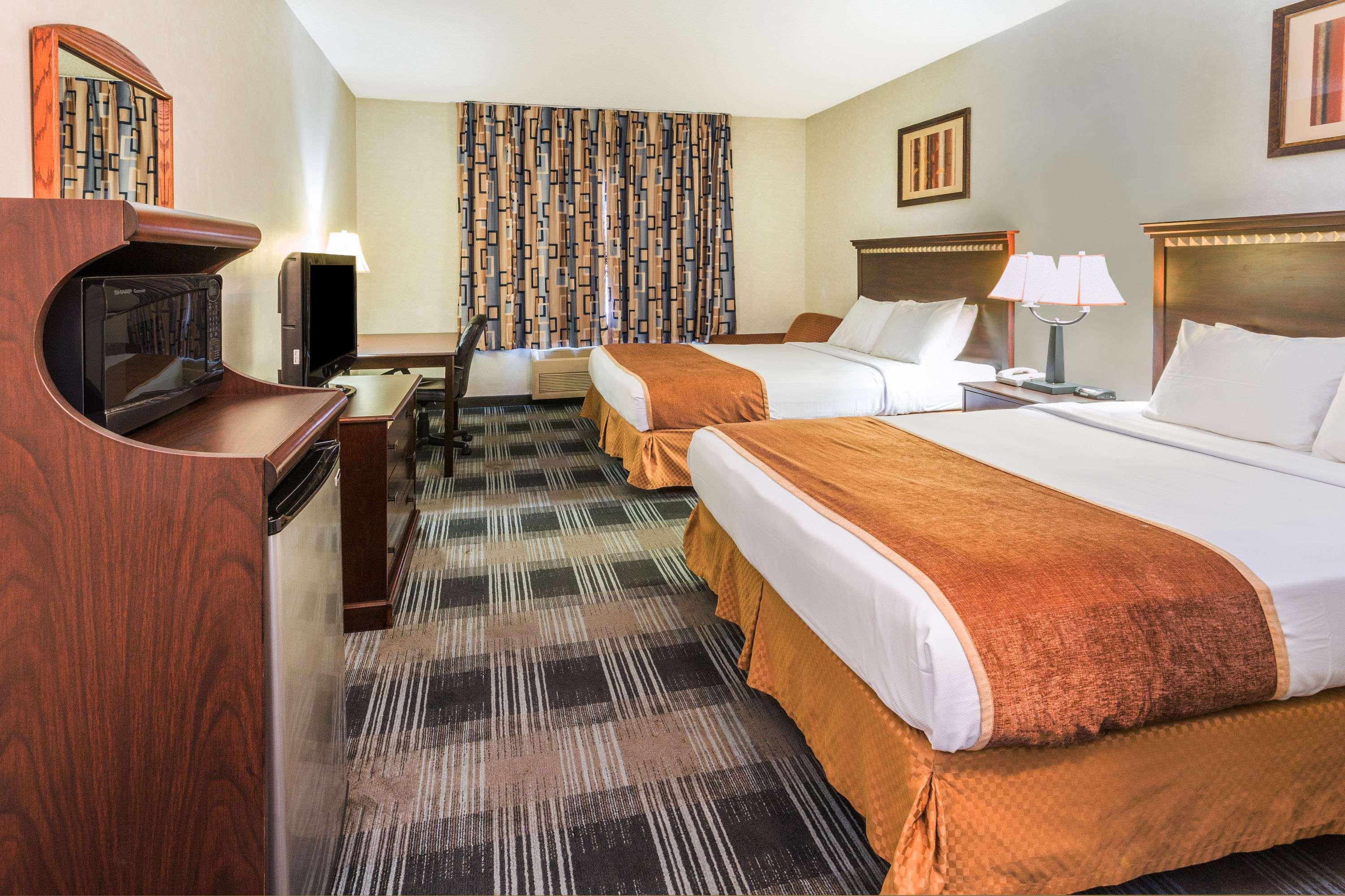 Days & By Wyndham Vancouver