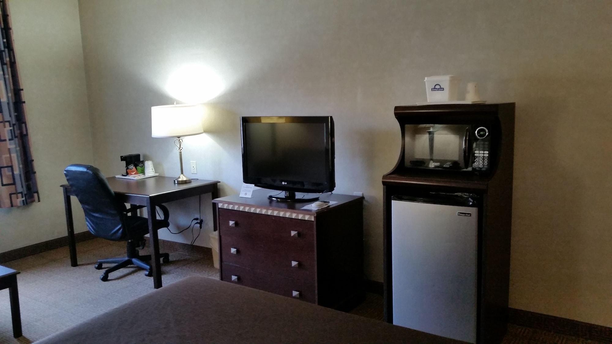 Hotel Days & By Wyndham